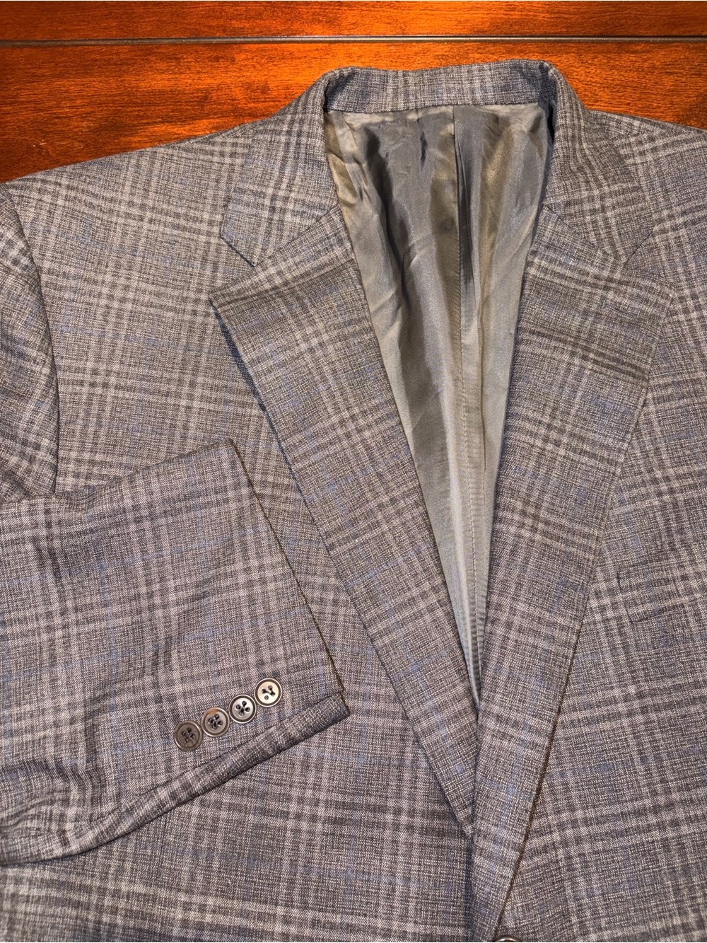 Canali Men’s 100% Wool Plaid Gray Sport Coat Blazer Size 44R Made In Italy